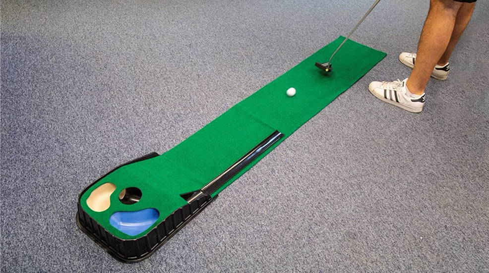 Office golf set